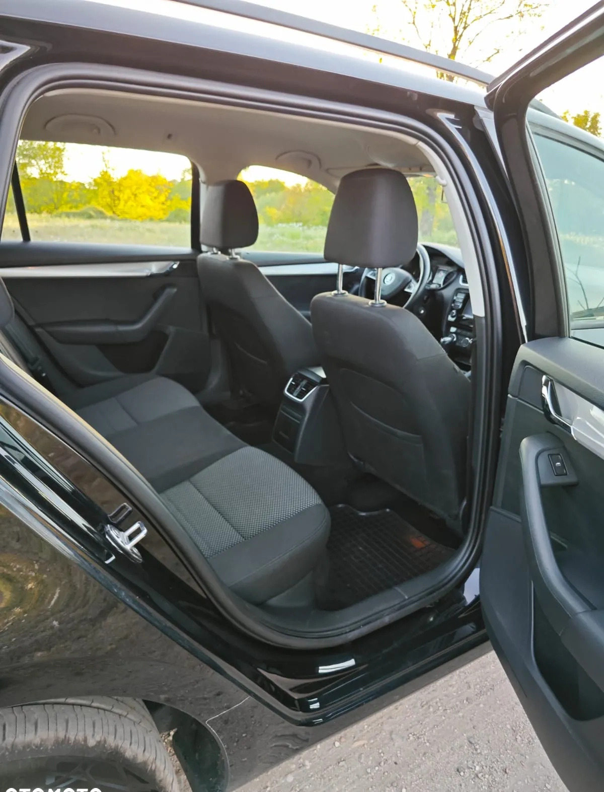 Skoda Octavia cena 53250 przebieg: 250115, rok produkcji 2014 z Głubczyce małe 326